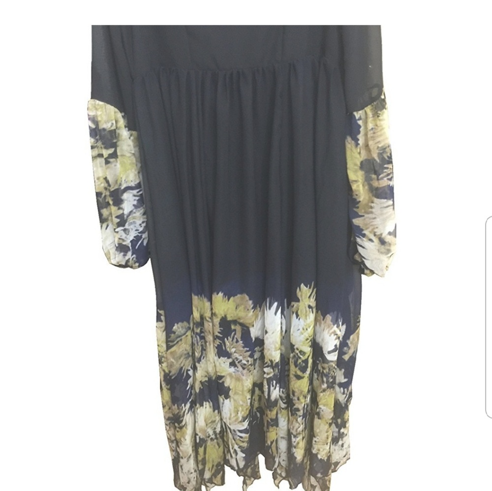🌞HP 🌞Black and Gold Floral Pleated Maxi Dress - Picture 4 of 6